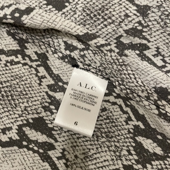 A.L.C. Noreen Python snake print silk oversized blouse NWT - Picture 11 of 16